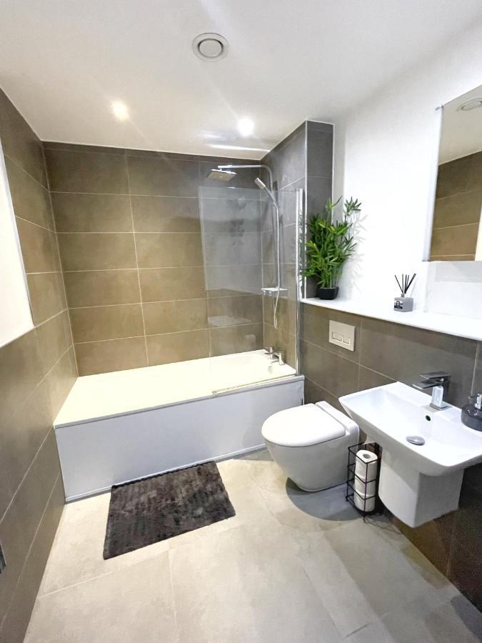 Modern Beach Apartment Southend-on-Sea Exterior foto
